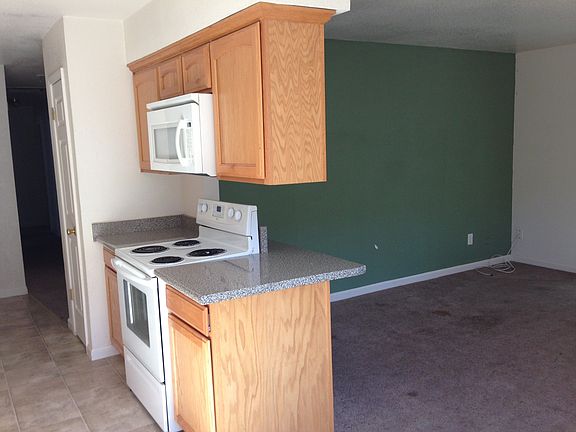 4th image of 1710 N Park Ct