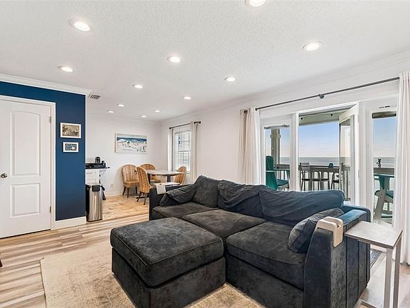 3rd image of 5110 COQUINA KEY DRIVE SE #C