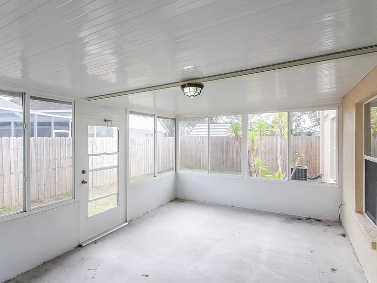 11104 Robin Lake Ct — Photo 12