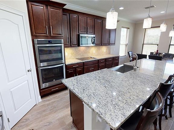 4th image of 1238 Gatewood Ave