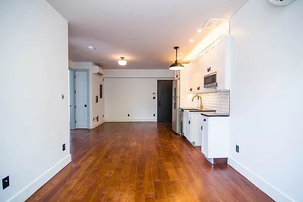 Rented by Nooklyn NYC LLC | media 25