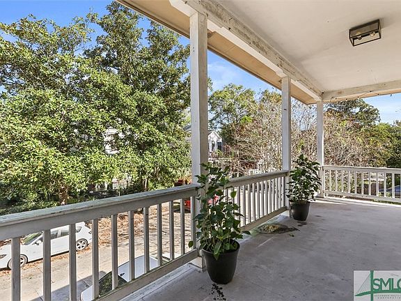 3rd image of 215 W 40th Street