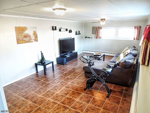 4th image of 5 Briarwood Dr