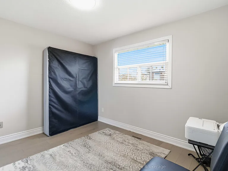 87 Marita Pl #MAIN UPPER FLR — Photo 17