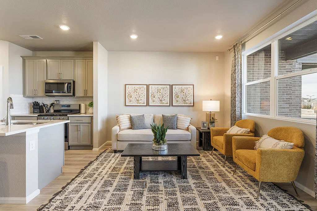 3 bed, $4,200 — Photo 1