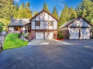 17130 Gravenstein Rd, Bothell, WA 98012