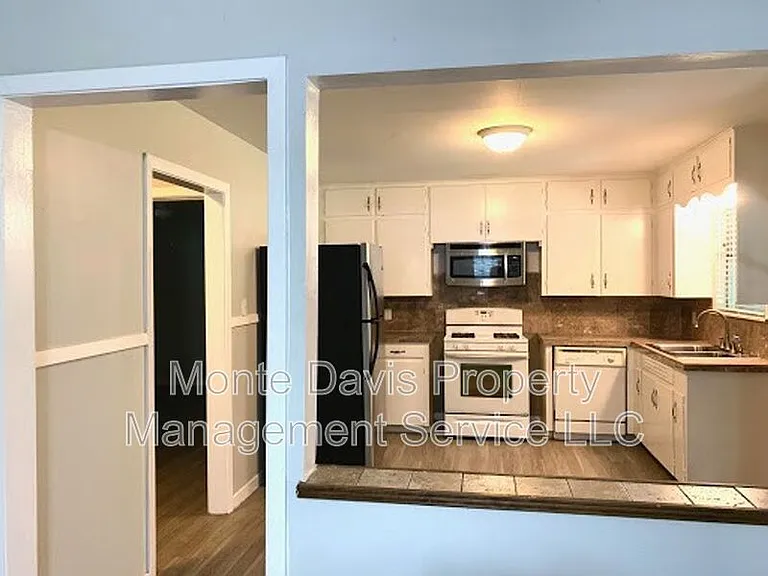 4708 Red River St #A — Photo 3