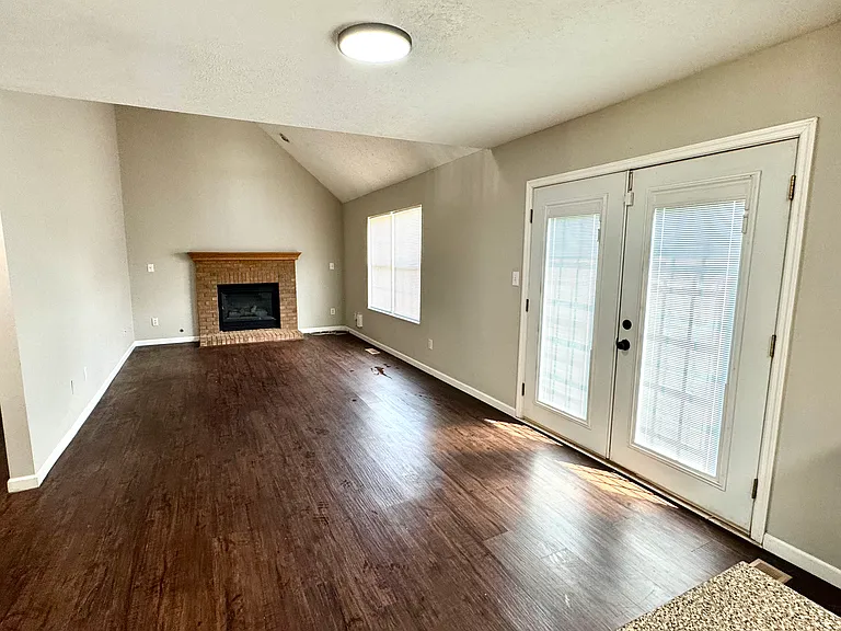 6328 Wellington Pl — Photo 8