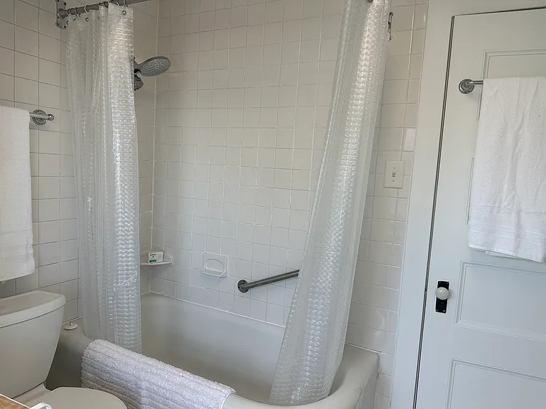 39 N Mountain Ave #9 — Photo 17