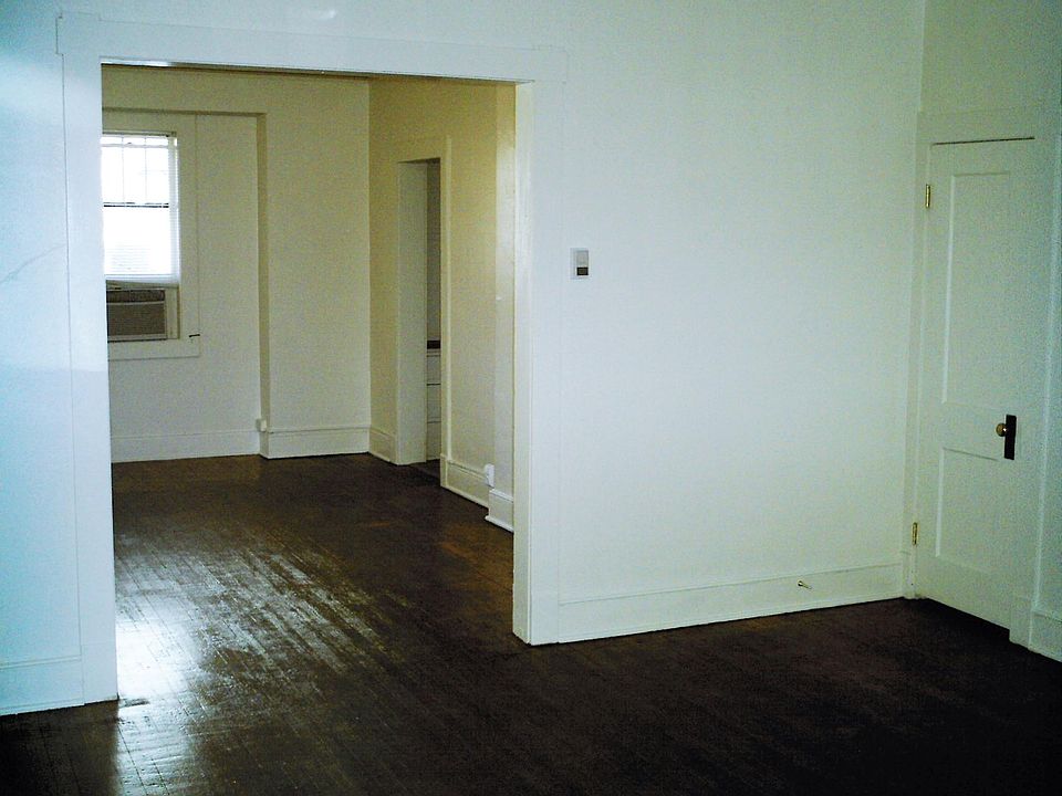 2nd image of 715 Marine St APT 1