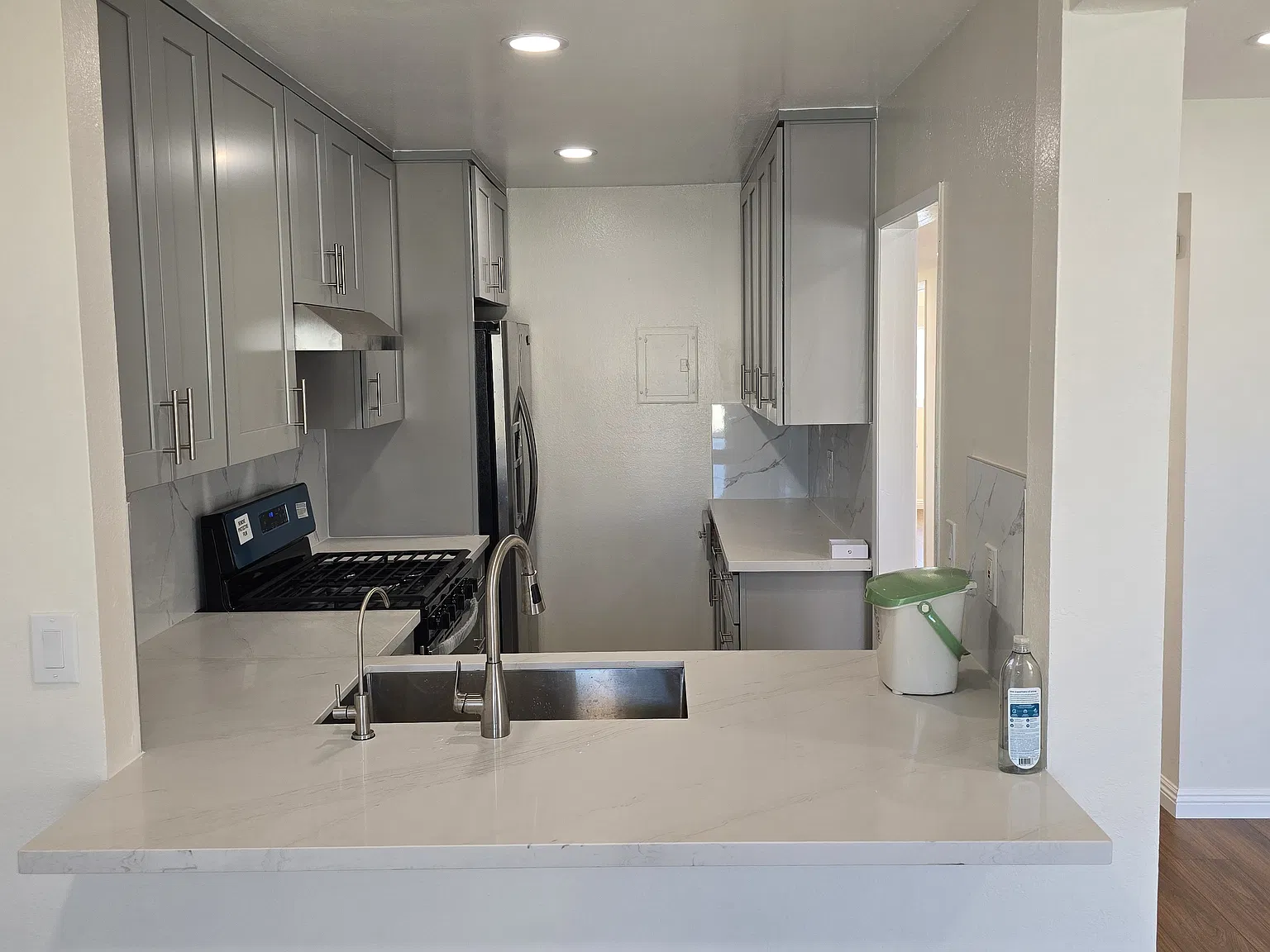 2 bed, 862 sqft, $3,500 — Photo 3