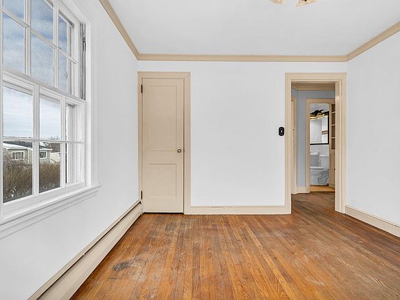 3rd image of 12 Lee Ave