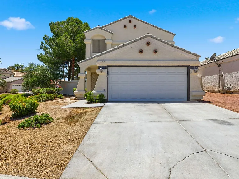 348 Faulkner Ct — Photo 2