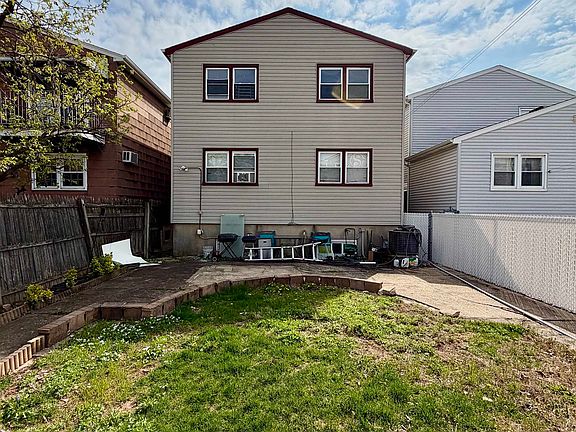 5th image of 71 Linnet St
