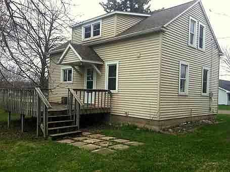 1st image of 230 E Urquhart St