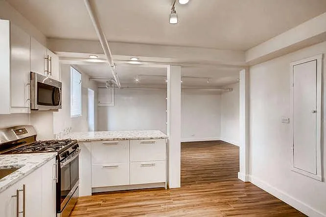2 bed, 726 sqft, $1,700 — Photo 3