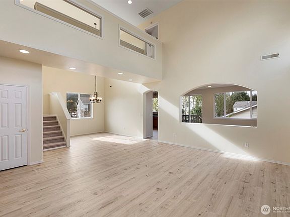 5th image of 17702 89th Avenue Ct E