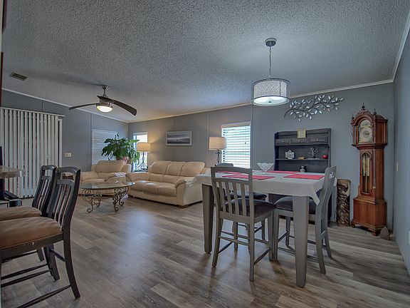 3rd image of 802 Nelson Dr