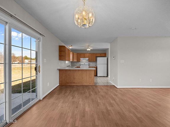 5th image of 119 Annie Road