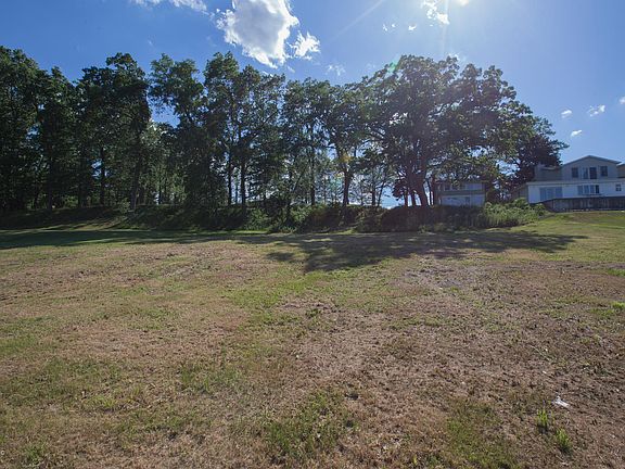2nd image of 69841 Hilltop Rd