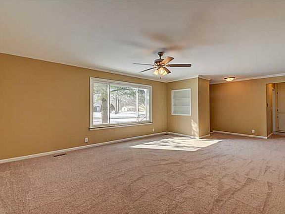 4th image of 1203 Schleicher Ave