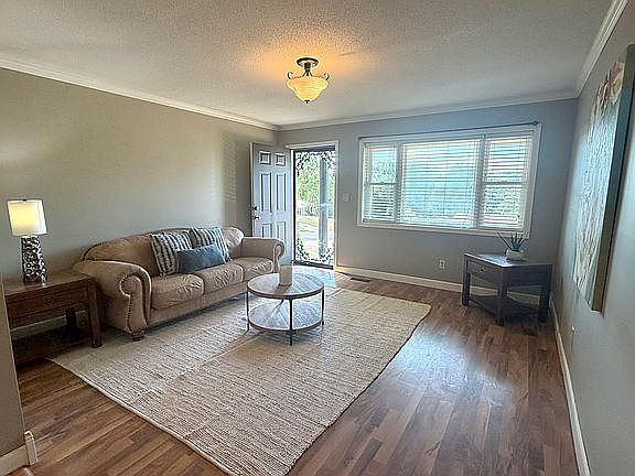 3rd image of 29 Sunset Dr