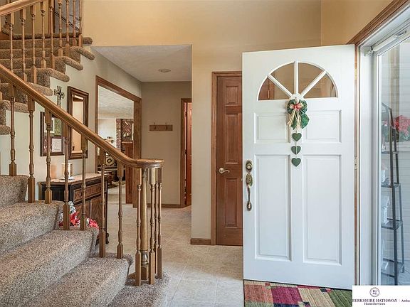 4th image of 14827 Underwood Ave