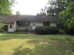 15 Hopeful Ln, Gansevoort, NY 12831