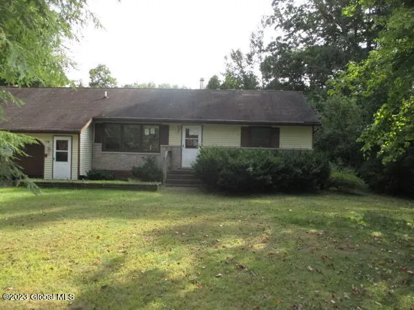 15 Hopeful Lane, Wilton, NY 12831