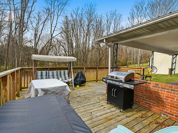 5th image of 591 Southview Dr