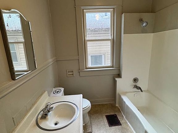 5th image of 1230 Oakland St #B