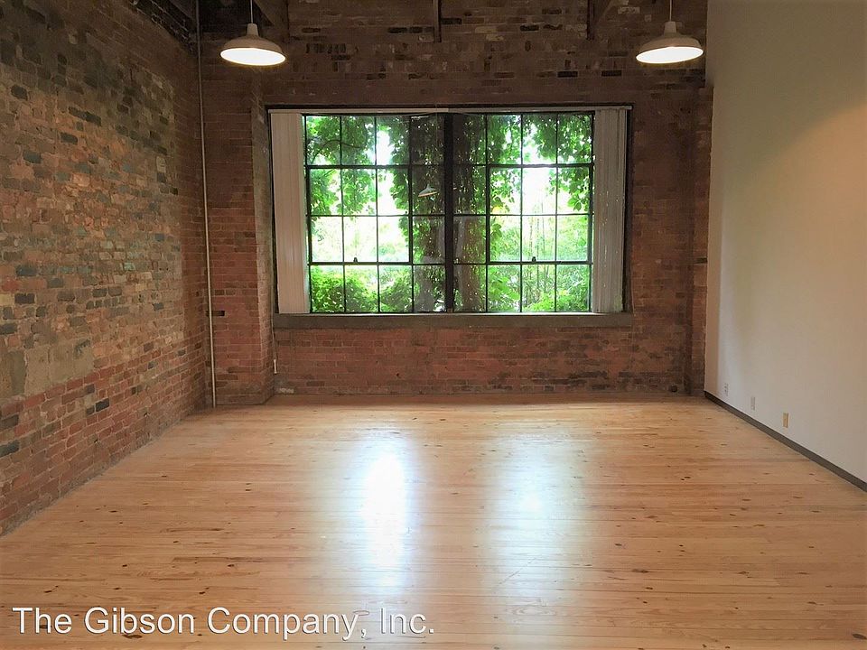 2nd image of 4118 Commerce St APT 207