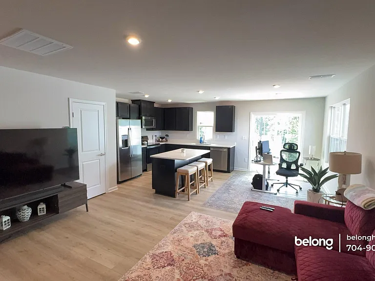 1517 39th Avenue Loop NE #7 — Photo 6