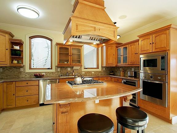 3rd image of 2554 Hargrave Dr