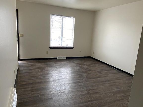 2nd image of 461 Lincoln Ave
