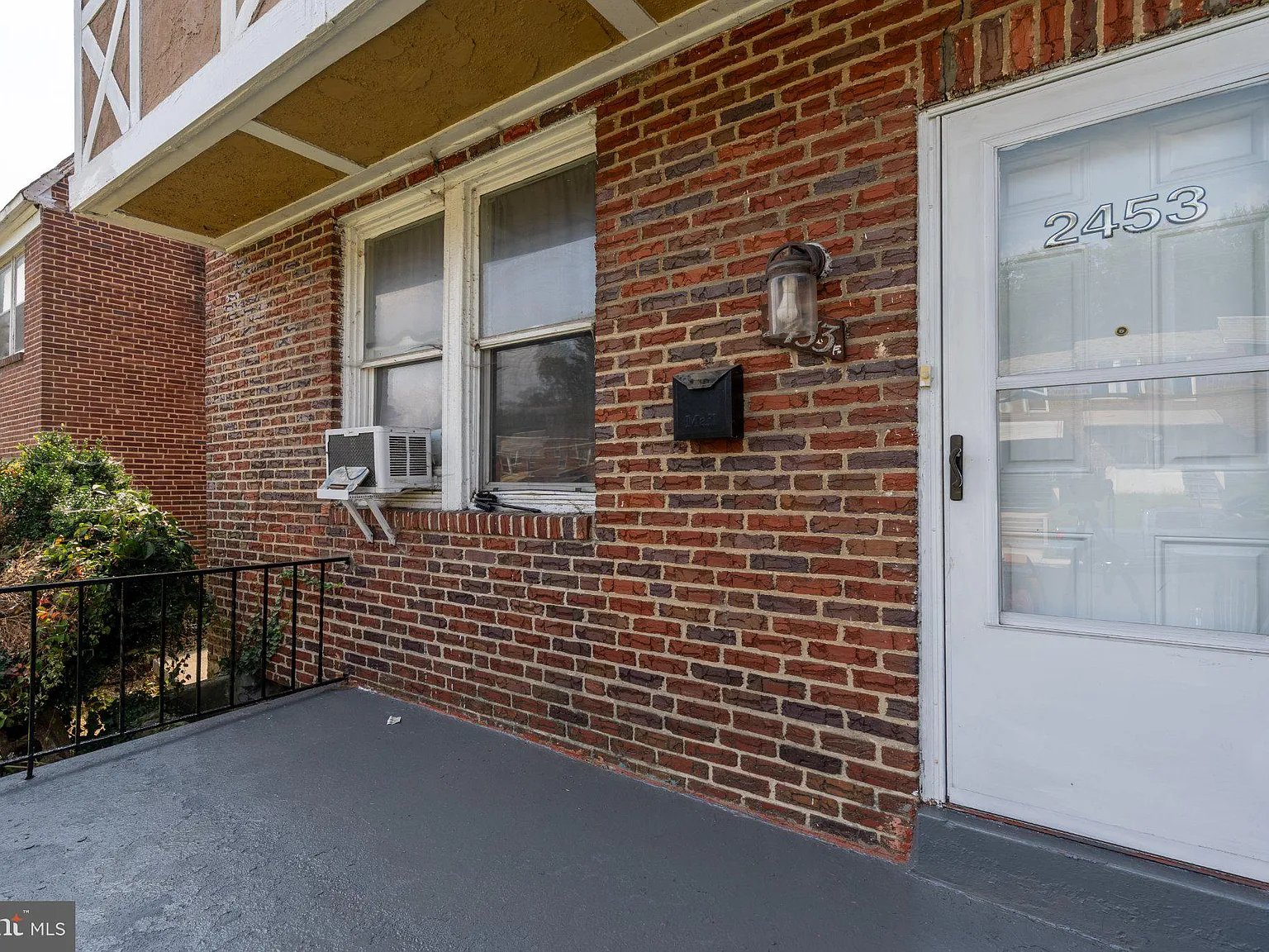 3 bed, 2.0 bath, 1920 sqft, $1,800 — Photo 3