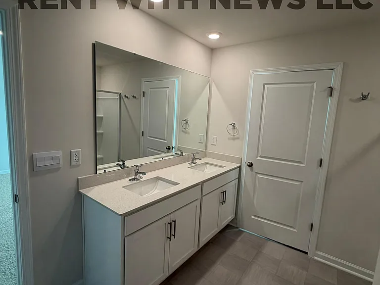 105 Brookberry Ct — Photo 44