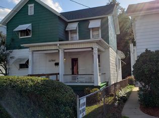2010 Delaware St, Dunmore, PA 18512