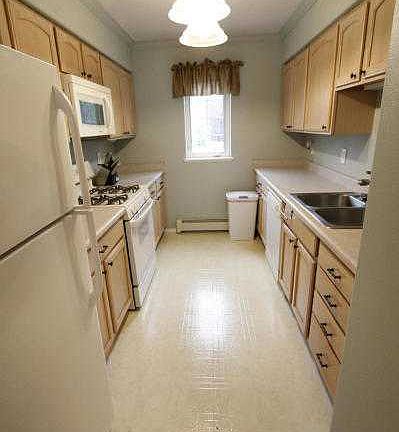 3rd image of 11252 Wood River Way