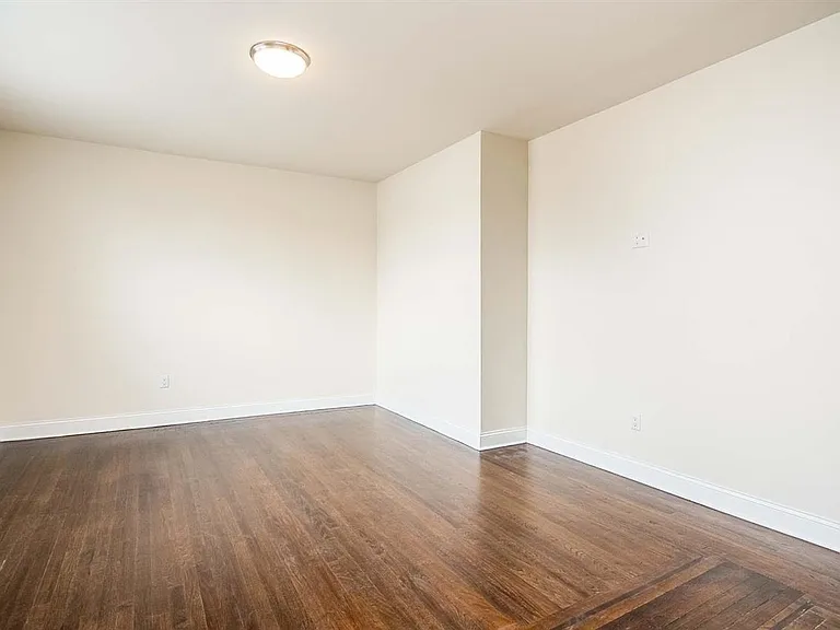 86 Charles St #102 — Photo 8
