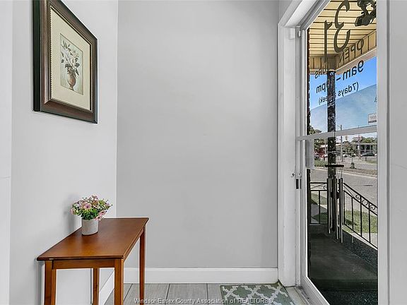 4th image of 33 Giles Blvd E #31