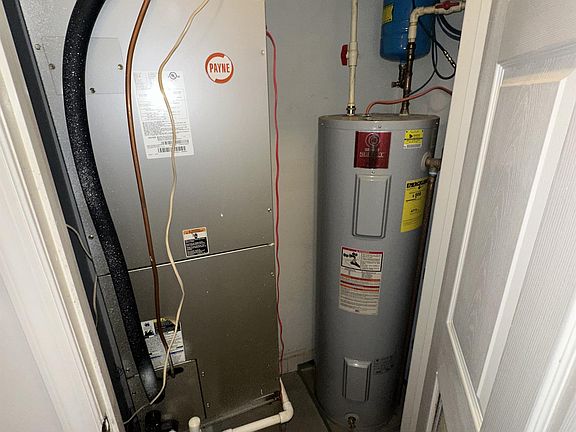 2nd image of 5055 B St SE #202
