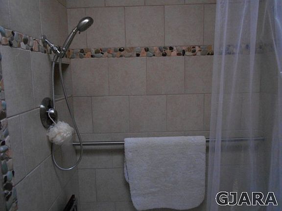 3rd image of 679 Brentwood Dr Unit 15