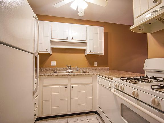 3rd image of 4225 W Rivers Edge Cir Unit 14