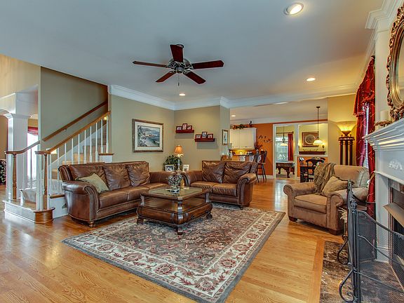 4th image of 2010 Baskinbrook Ct