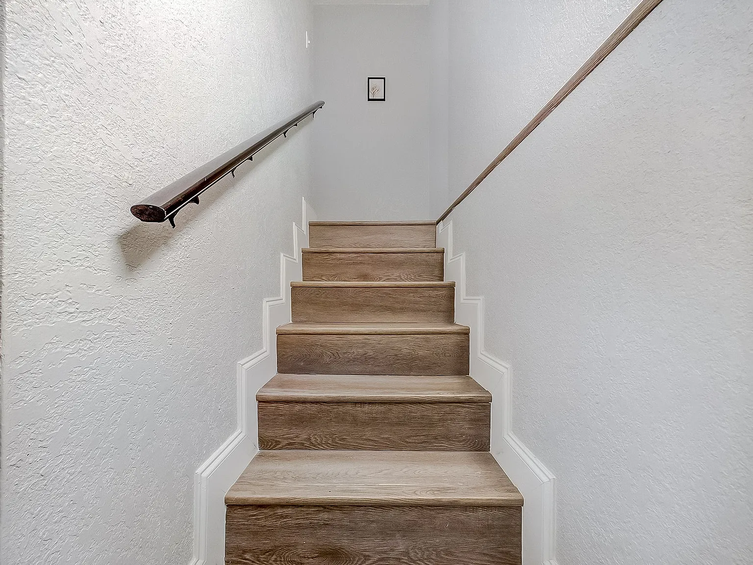 4 bed, 4.0 bath, 3393 sqft, $953 — Photo 4
