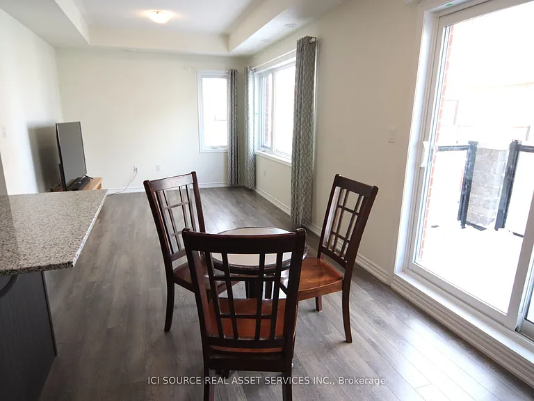 250 Lagerfeld Dr #16 — Photo 3