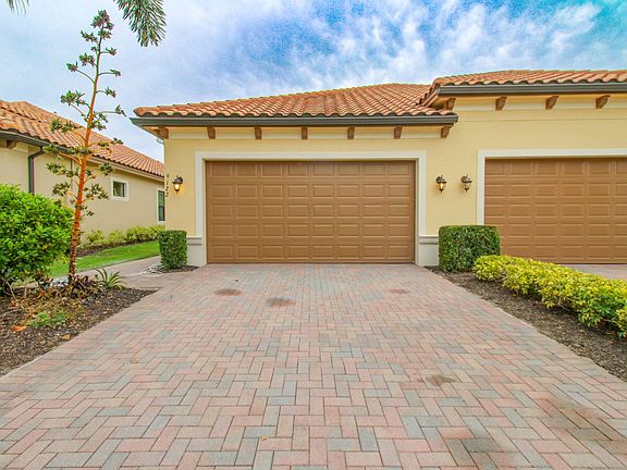 2nd image of 9122 Isla Bella Cir
