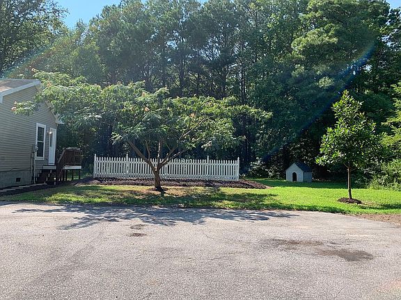 3rd image of 27392 Walnut Grove Ln