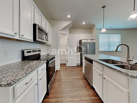 3rd image of 116 Crabapple Cir